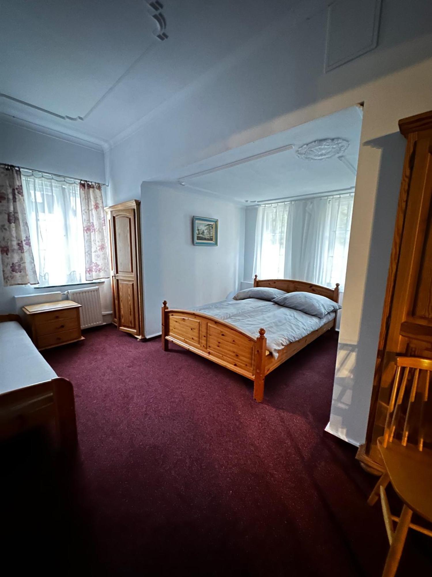 Hotel Krasnoludki Sosnówka Exteriér fotografie
